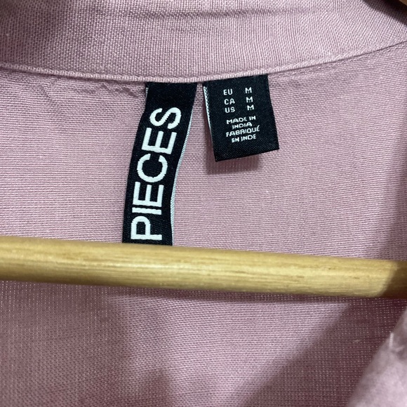 Pieces Cropped Linen Blouse - Picture 4 of 5